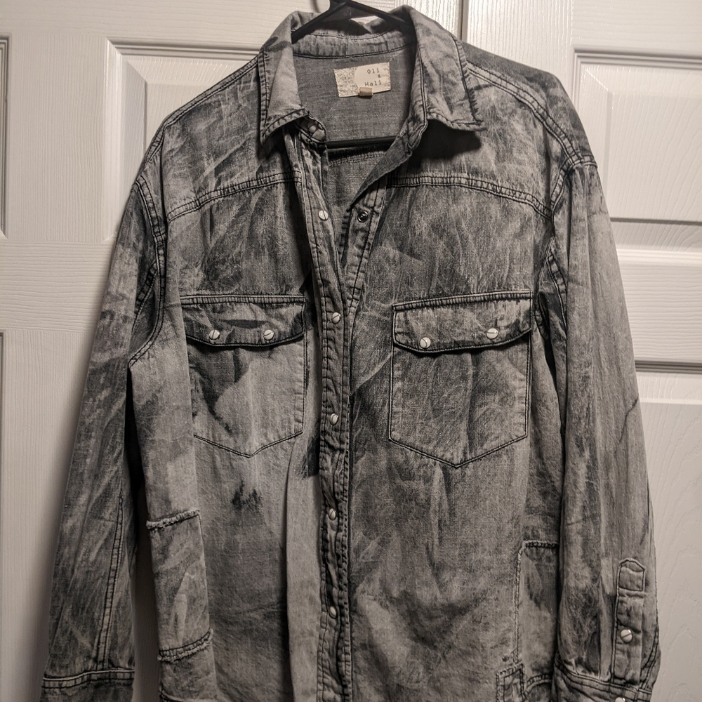Oli & Hali thin acid wash shacket, size S